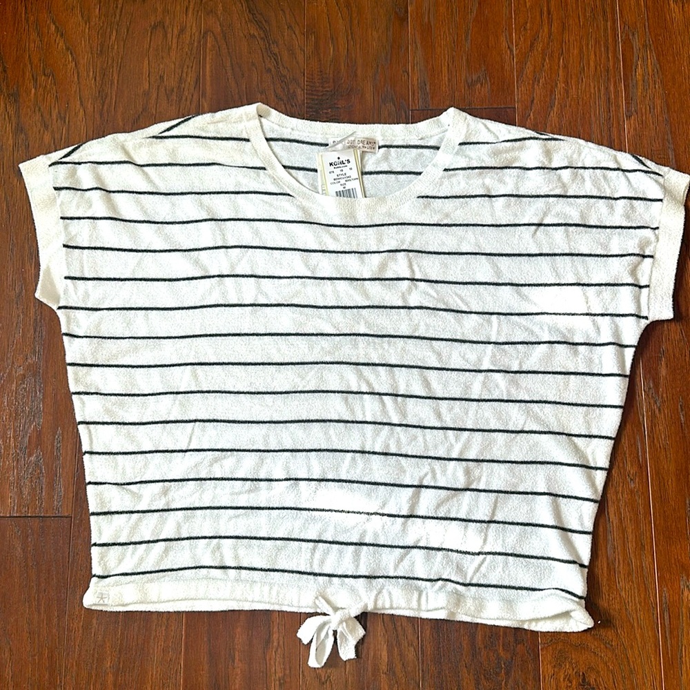 Medium barefoot dreams top.  New. Medium